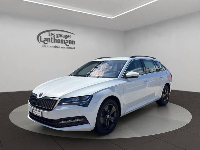Weiss Gebraucht 2022 Skoda Superb Ambition Kombi | CHF 28’900 - Bild 1/4