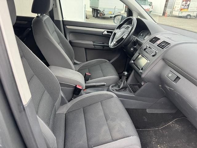 Gebraucht VW Touran Comfortline 140 PS (102 kW) 2012 Van / Kleinbus