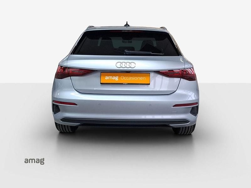 Gebraucht Audi A3 Attraction 150 PS (110 kW) 2024 Florettsilber metallic Limousine