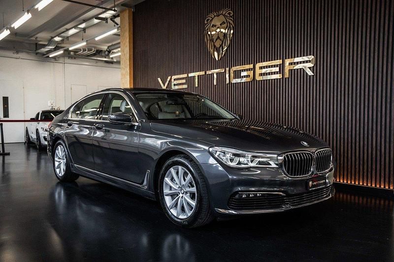 Gebraucht BMW 750 Sport Line 450 PS (330 kW) 2016 Limousine