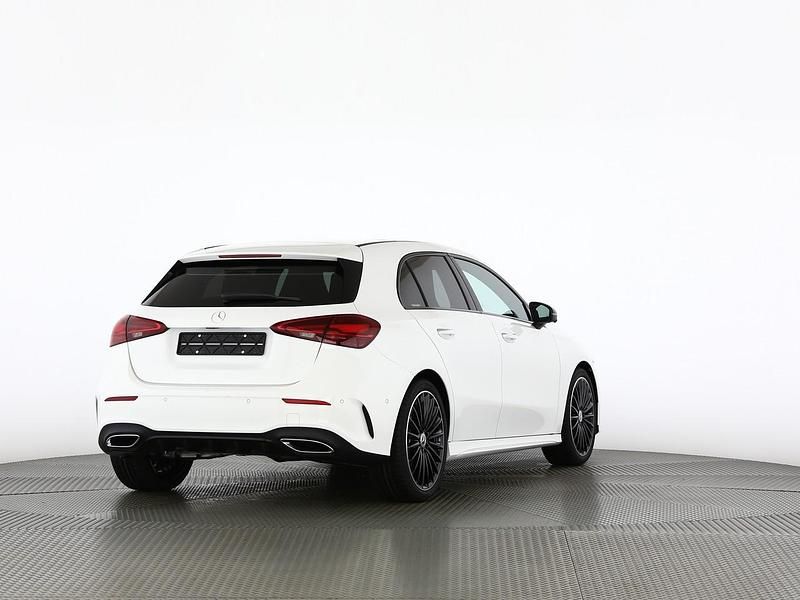 Gebraucht Mercedes A200 163 PS (119 kW) 2024 Weiss Limousine