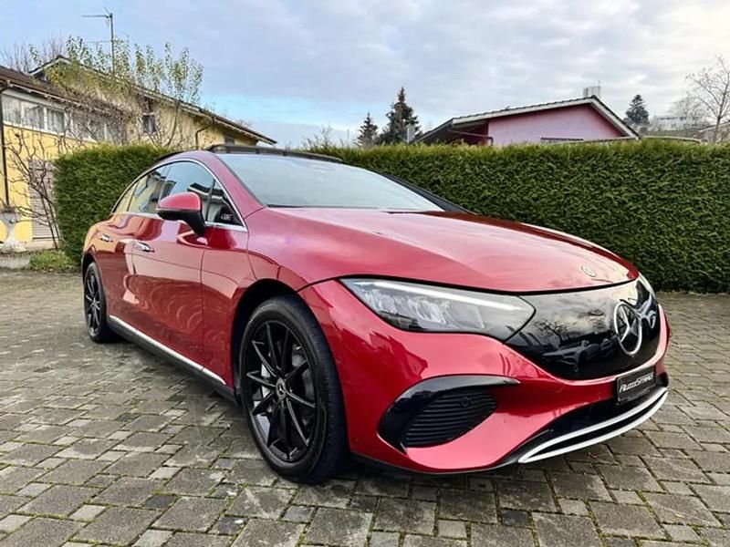 Gebraucht Mercedes EQE300 180 kW (245 PS) 2025 Rot