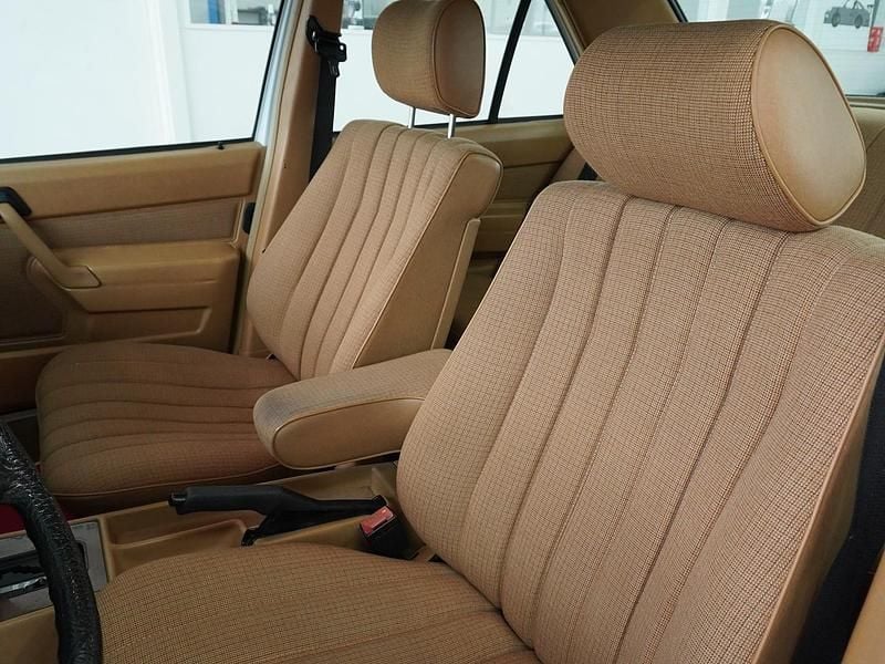 Gebraucht Mercedes 190 118 PS (86 kW) 1988 Limousine