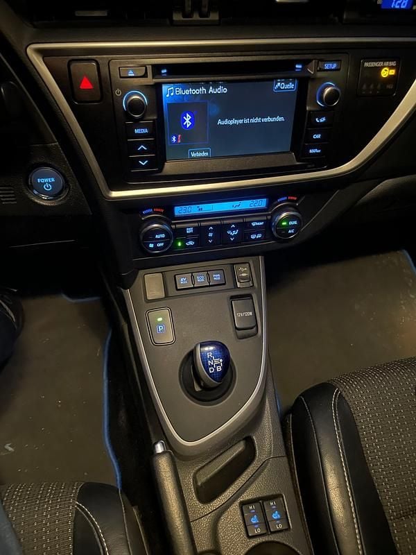 Gebraucht Toyota Auris Touring Sports Sol 136 PS (100 kW) 2014 Kombi