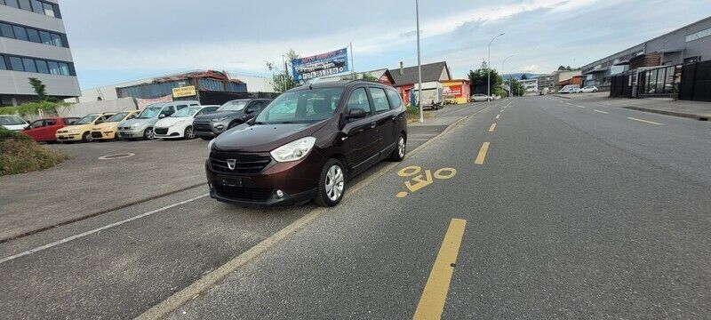 Gebraucht 2016 Dacia Lodgy Lauréate Van / Kleinbus | CHF 5’200 (Fairer Preis) - Bild 1/4