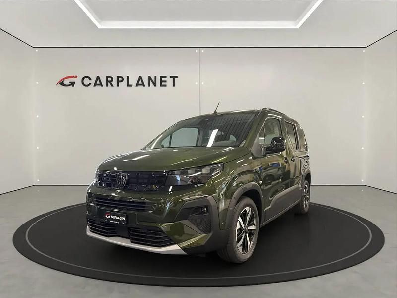 Neu Peugeot Rifter GT 131 PS (96 kW) 2025 Grün Van / Kleinbus