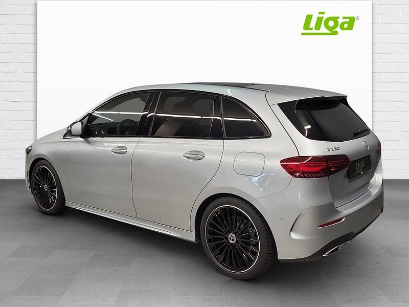 Neu Mercedes B250 AMG line 238 PS (175 kW) 2025 Van / Kleinbus