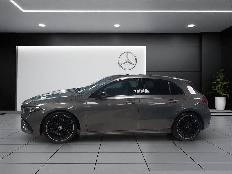 Neu Mercedes A220 190 PS (139 kW) 2025 Grau Limousine