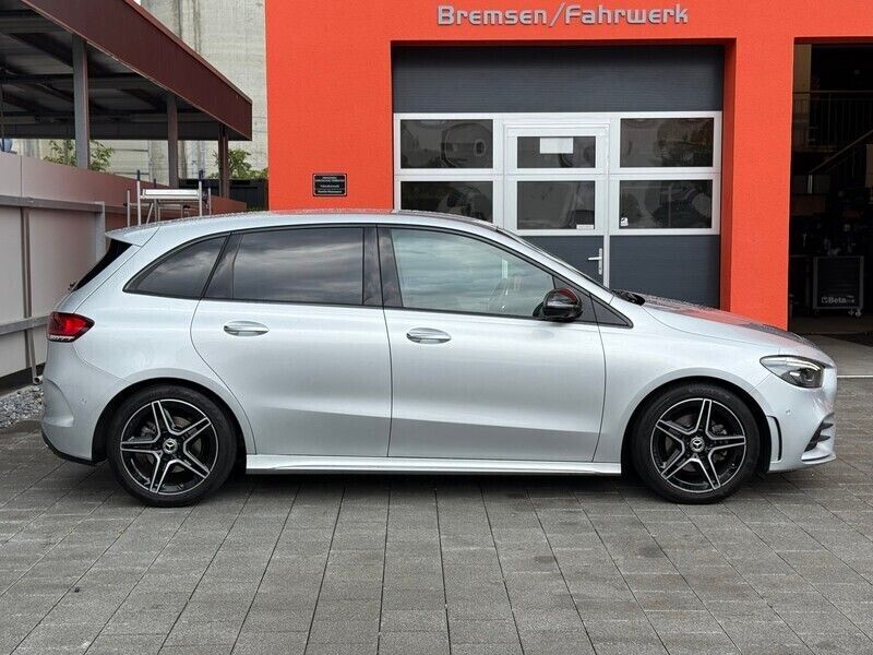 Gebraucht Mercedes B200 AMG line 163 PS (119 kW) 2019 Van / Kleinbus