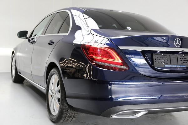 Gebraucht Mercedes C180 Avantgarde 156 PS (114 kW) 2019 Blau Limousine