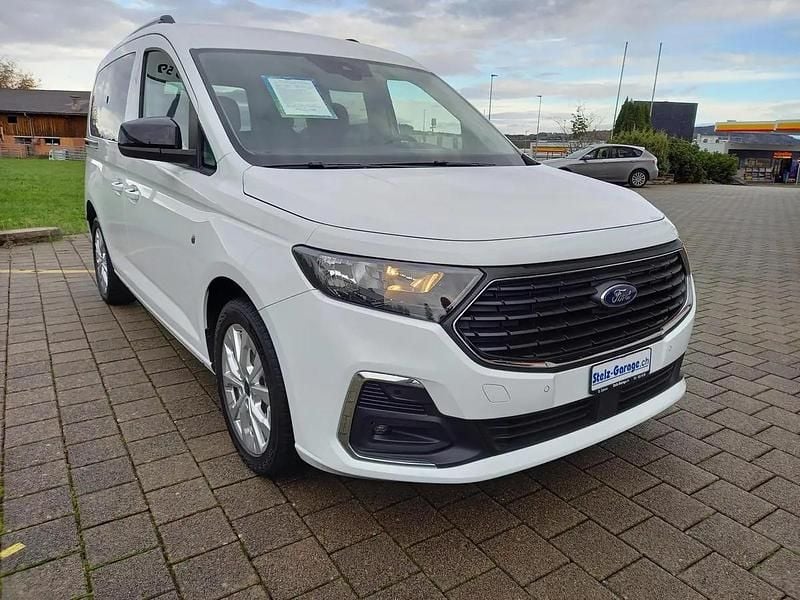 Gebraucht Ford Tourneo Connect Titanium 121 PS (88 kW) 2025 Weiss Van / Kleinbus