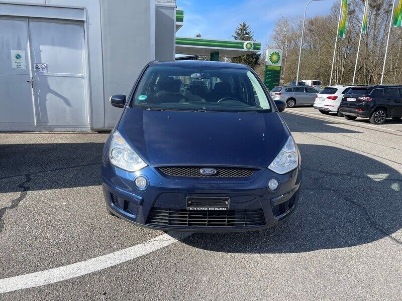 Gebraucht 2009 Ford S-MAX Ambiente Van / Kleinbus | CHF 1’900 (Superpreis) - Bild 1/4