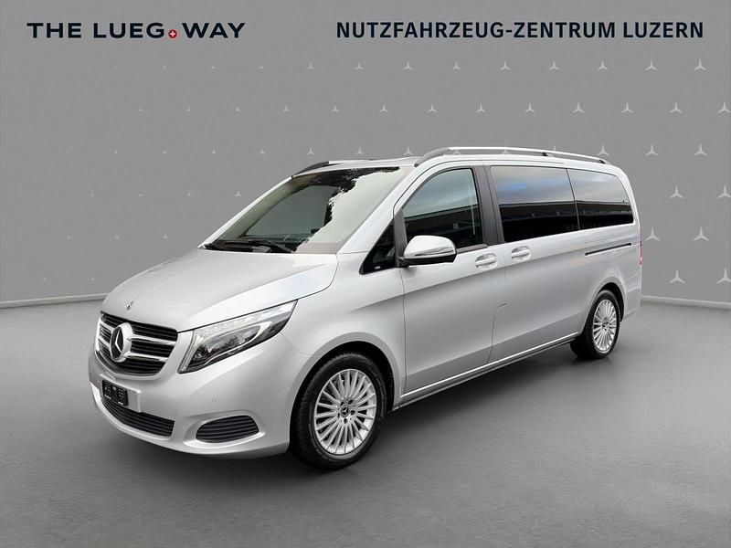 Gebraucht Mercedes V220 163 PS (119 kW) 2018 Silber Van / Kleinbus