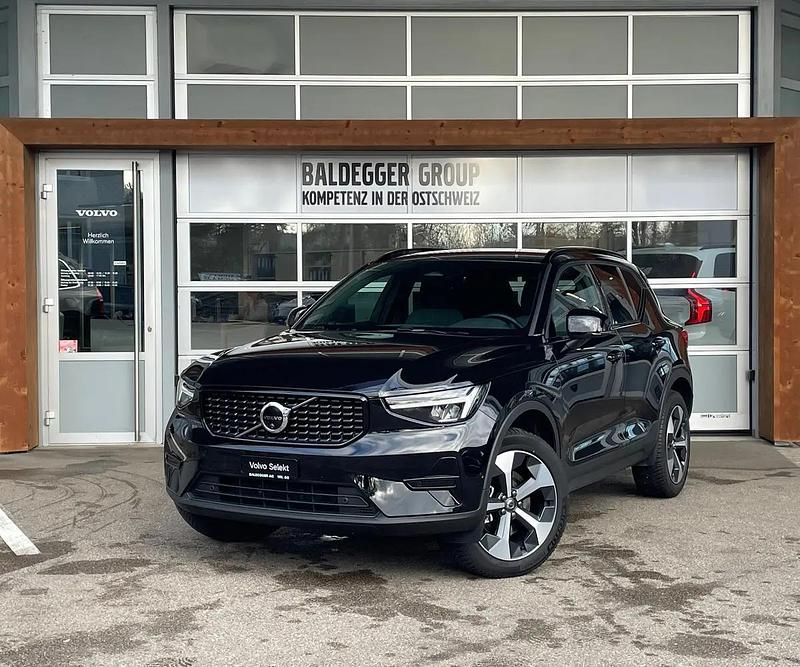 Schwarz Gebraucht 2025 Volvo XC40 Plus SUV | CHF 42’300 (Etwas zu teuer) - Bild 1/4