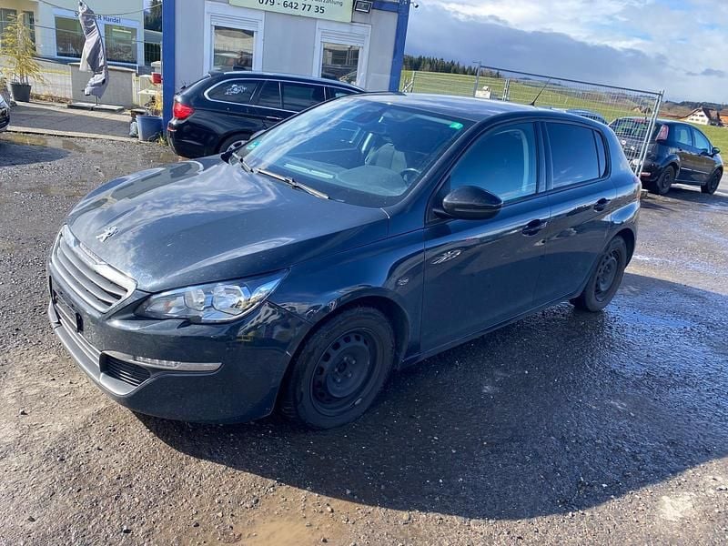 Gebraucht Peugeot 308 Active 120 PS (88 kW) 2017