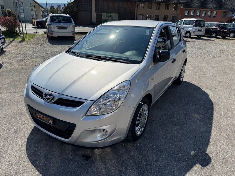 Gebraucht Hyundai i20 Style 101 PS (74 kW) 2012