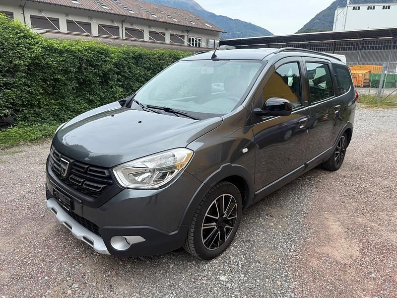 Gebraucht 2018 Dacia Lodgy Stepway Van / Kleinbus | CHF 12’900 (Teuer) - Bild 1/4