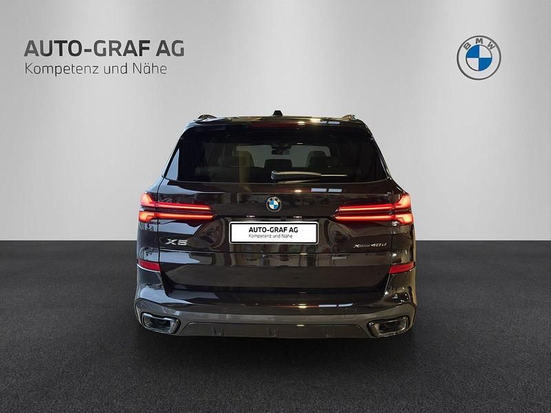 Neu BMW X5 M Sport 352 PS (258 kW) 2026 Bordeaux SUV