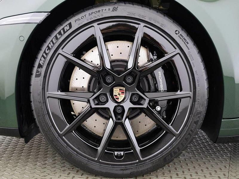 Neu Porsche 911 Carrera S 480 PS (353 kW) 2025 Grün Coupé