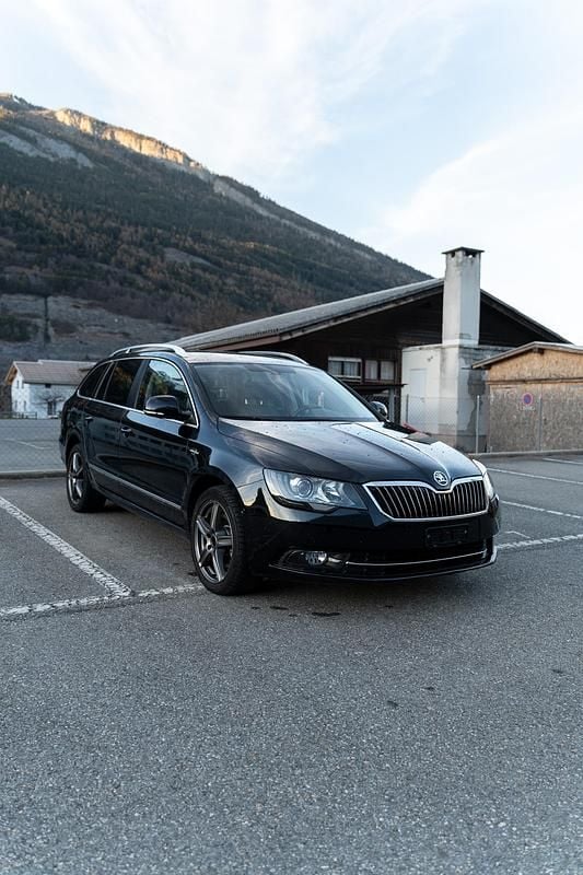 Gebraucht 2014 Skoda Superb LAURIN & KLEMENT Kombi | CHF 12’900 (Fairer Preis) - Bild 1/4