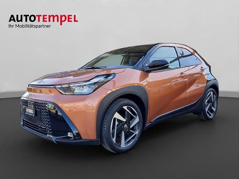Neu Toyota Aygo X Style 116 PS (85 kW) 2026 Orange SUV