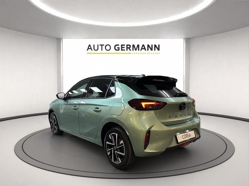 Neu Opel Corsa 110 PS (80 kW) 2025 Grün Limousine