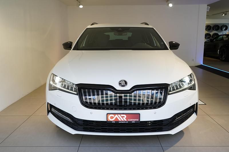 Gebraucht Skoda Superb SportLine 218 PS (160 kW) 2021 Weiss Kombi
