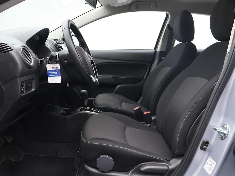 Gebraucht Mitsubishi Space Star Inform 71 PS (52 kW) 2023 Silber Limousine