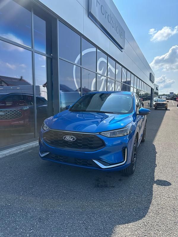 Blau Gebraucht 2025 Ford Kuga ST-Line X SUV | CHF 42’900 - Bild 1/4