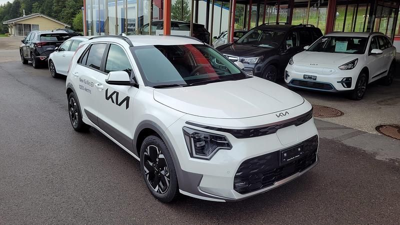 Weiss Gebraucht 2022 Kia e-Niro Style SUV | CHF 33’500 (Etwas zu teuer) - Bild 1/4