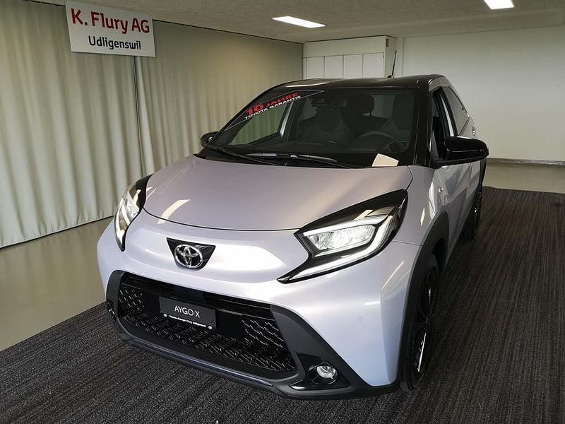 Neu Toyota Aygo X Edition 72 PS (52 kW) 2025 Silber SUV