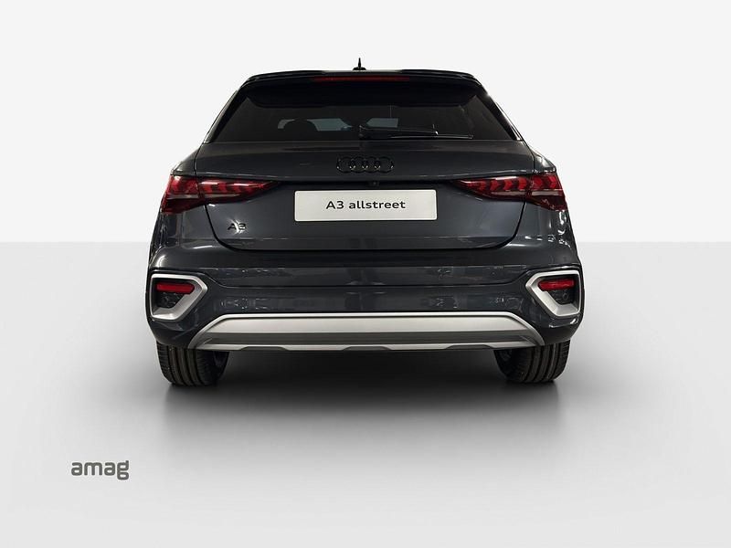 Gebraucht Audi A3 Attraction 150 PS (110 kW) 2025 Manhattangrau metallic Limousine