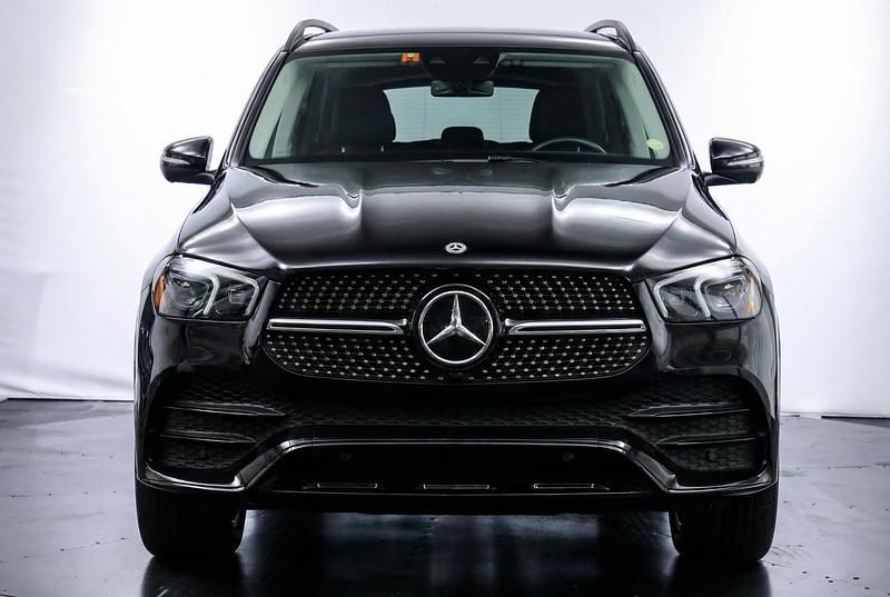 Gebraucht Mercedes GLE400 AMG line 330 PS (242 kW) 2023