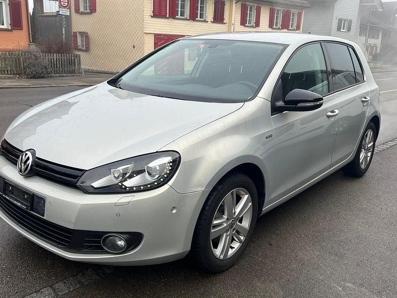 Gebraucht VW Golf VII 105 PS (77 kW) 2012