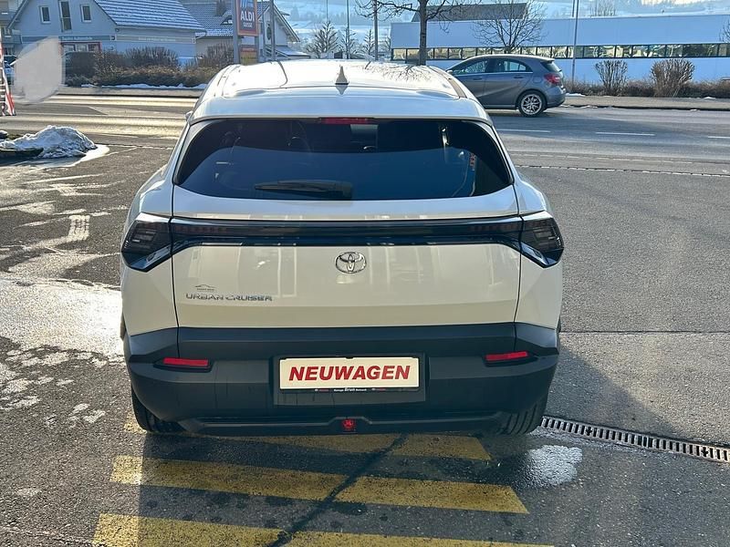 Neu Toyota Urban Cruiser Premium 127 kW (174 PS) 2025 Weiss SUV