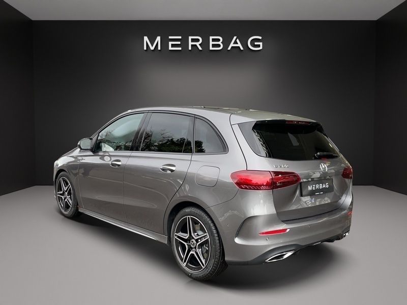 Gebraucht Mercedes B200 163 PS (119 kW) 2024 Van / Kleinbus