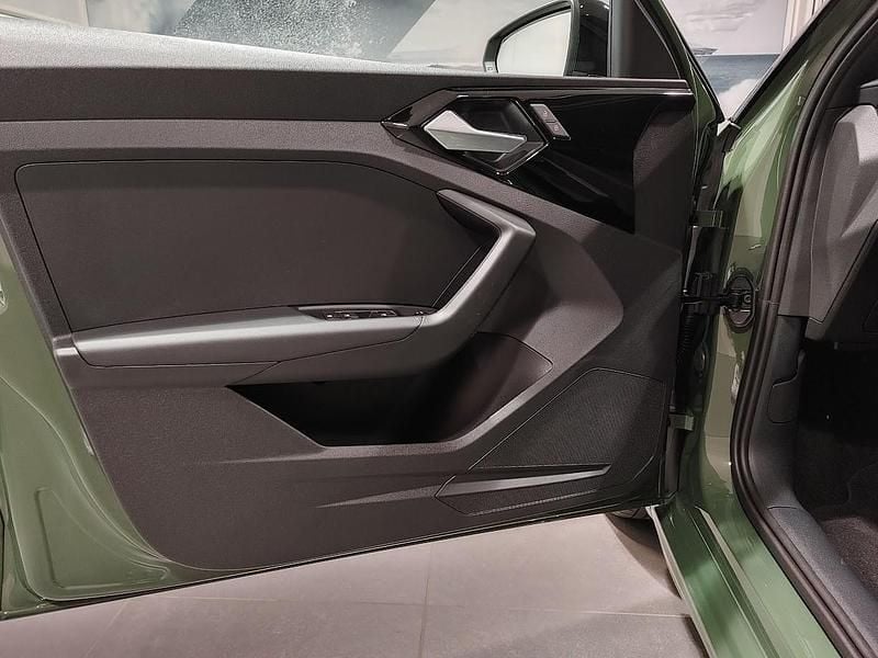 Neu Audi A1 Sportback Attraction 115 PS (84 kW) 2026 Grün Kleinwagen