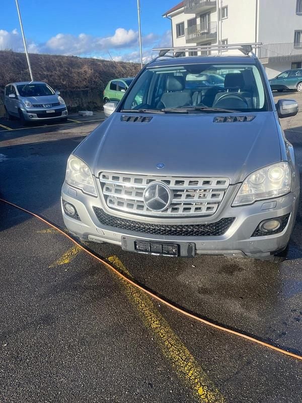 Gebraucht Mercedes ML350 231 PS (169 kW) 2010 SUV