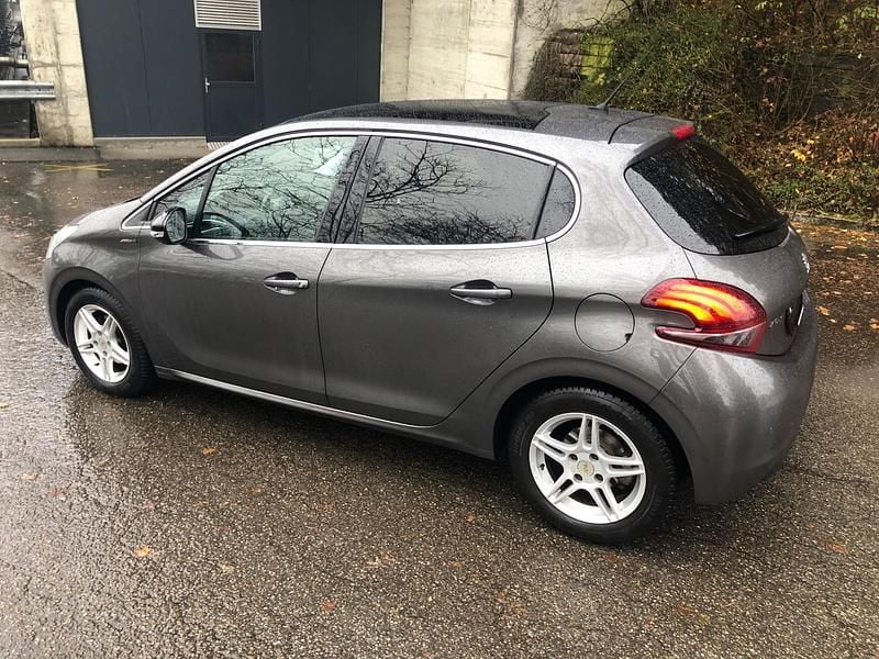 Gebraucht 2019 Peugeot 208 GT-line Kleinwagen | CHF 10’700 (Superpreis) - Bild 1/4