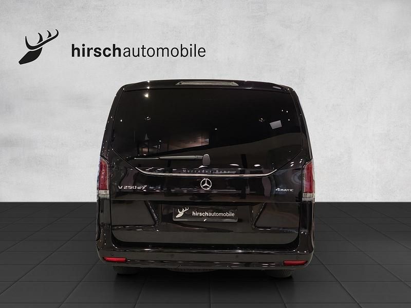 Gebraucht Mercedes V250 Avantgarde 190 PS (139 kW) 2024 Schwarz Van / Kleinbus