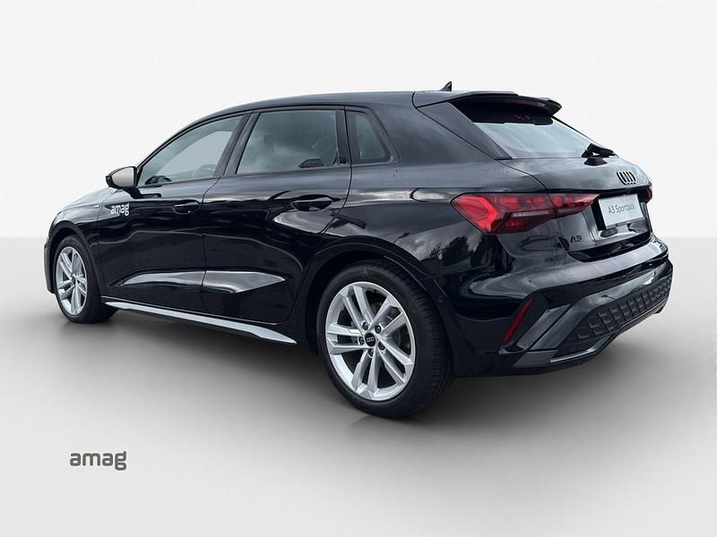 Gebraucht Audi A3 Attraction 150 PS (110 kW) 2025 Mythosschwarz metallic Limousine