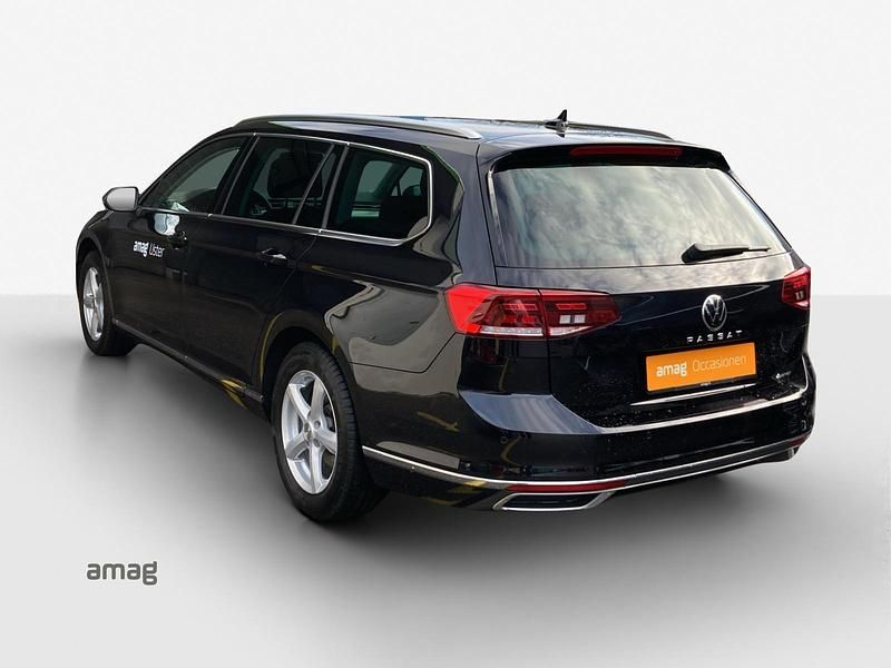 Gebraucht VW Passat Elegance 200 PS (147 kW) 2023 Deepblack perleffekt Kombi