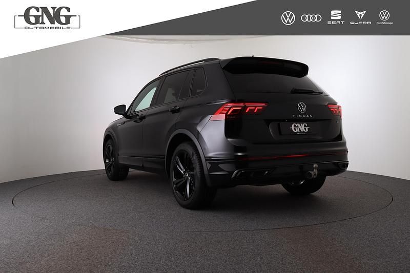 Gebraucht VW Tiguan R-line 190 PS (139 kW) 2023 Schwarz SUV