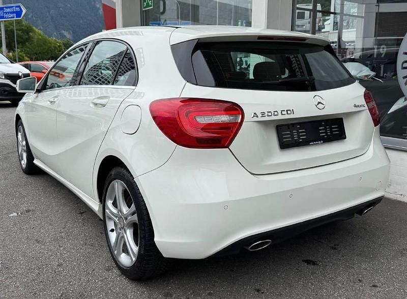 Gebraucht Mercedes A200 Urban 136 PS (100 kW) 2014 Weiss Limousine