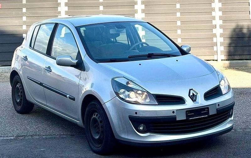 Gebraucht 2006 Renault Clio II Dynamique | CHF 3’200 (Etwas zu teuer) - Bild 1/4