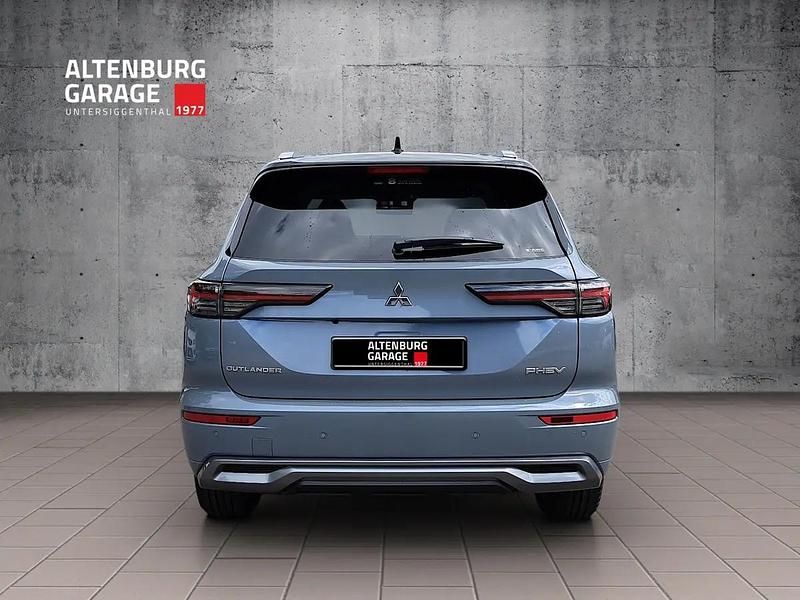 Neu Mitsubishi Outlander P-HEV Instyle 306 PS (225 kW) 2025 Gray