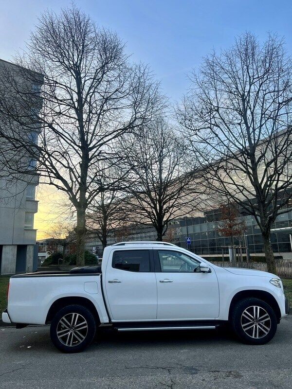 Gebraucht Mercedes X220 Progressive 163 PS (119 kW) 2019 Abholung