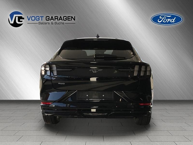 Gebraucht Ford Mustang Mach-E 197 kW (269 PS) 2023 Schwarz SUV