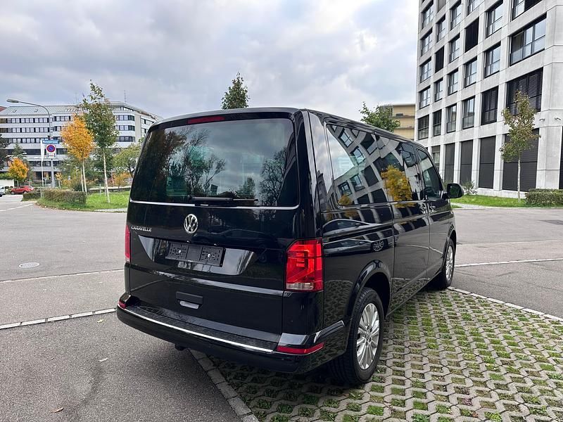 Gebraucht VW Caravelle Trendline 150 PS (110 kW) 2024 Van / Kleinbus