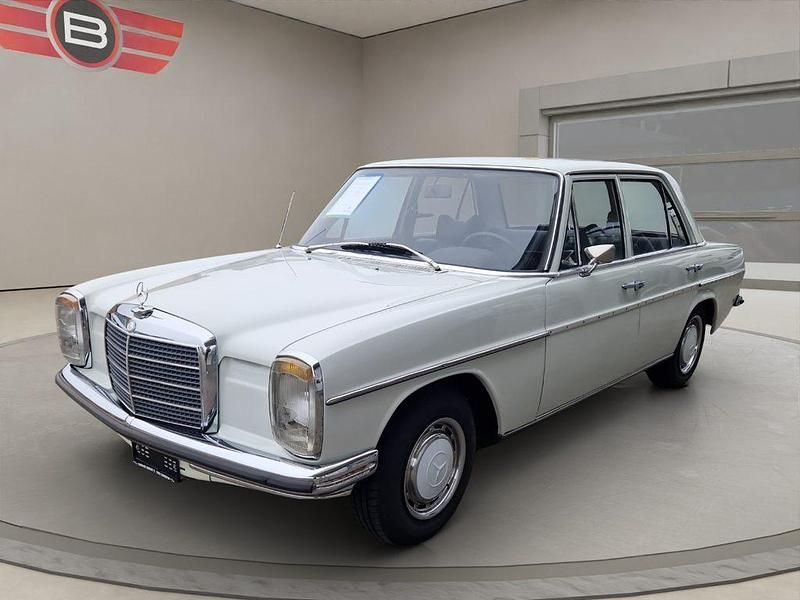 Gebraucht Mercedes 200 94 PS (69 kW) 1973 Limousine